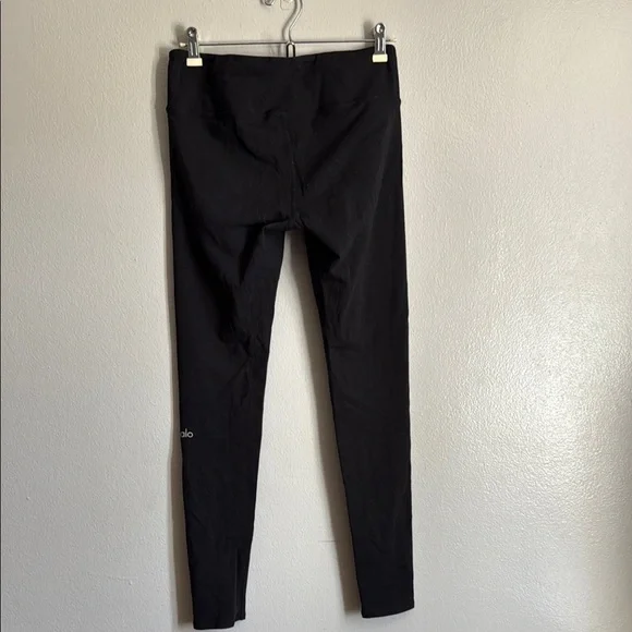 ALO Yoga Classic Black Leggings - Picture 2 of 6